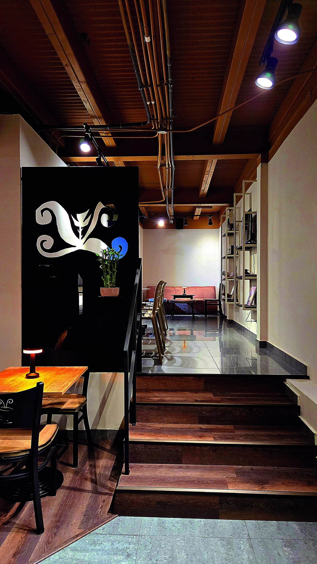 Espacios interiores de La Pandora Coffee